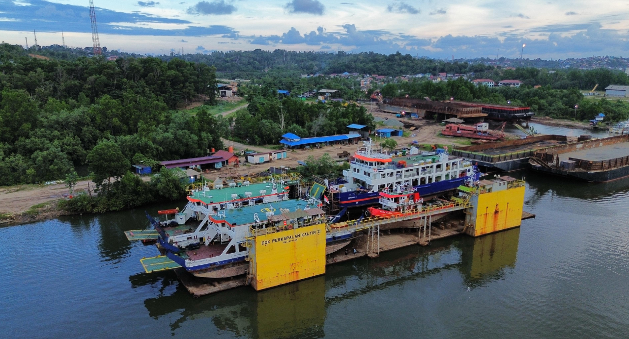 dok perkapalan kaltim
