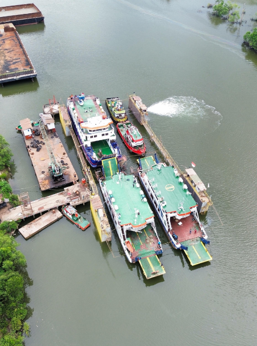 dok perkapalan kaltim